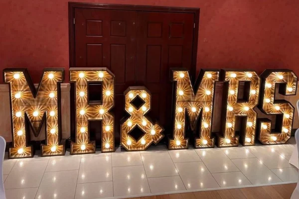 Custom Signage - Mr & Mrs